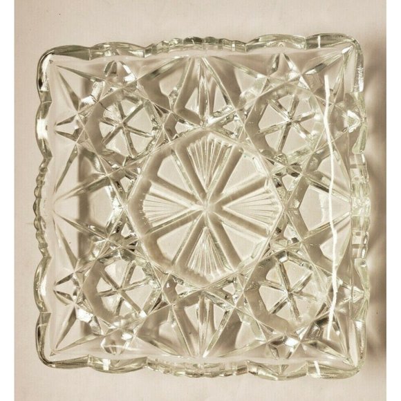 Square Dish, Vintage 7", Pressed Glass, Star Pattern, Scalloped edges, (G157) - Picture 1 of 2
